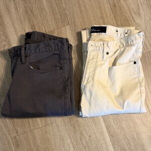 $140 2 pairs Gap Slim Travel Jeans vintage navy/regular gray 30x30